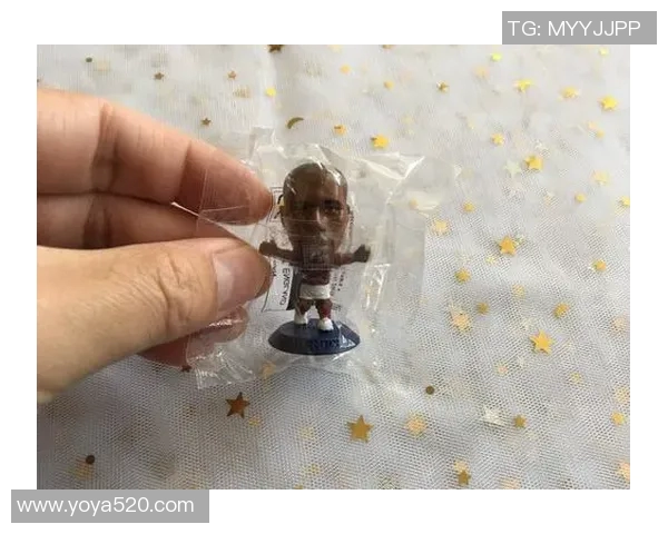 足球明星公仔卡片挂件的魅力与收藏价值探讨 足球明星公仔卡片挂件的魅力与收藏价值探讨