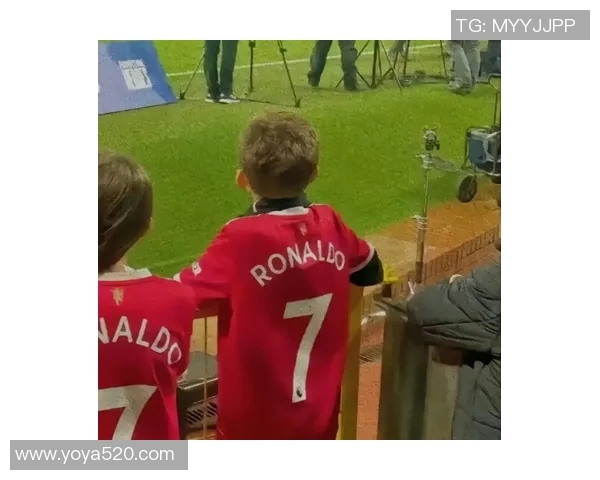 隐藏情侣头像足球明星图的浪漫故事与情感表达 隐藏情侣头像足球明星图的浪漫故事与情感表达