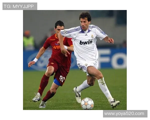 足球明星脚法之美精准射门瞬间定格的精彩瞬间 足球明星脚法之美精准射门瞬间定格的精彩瞬间