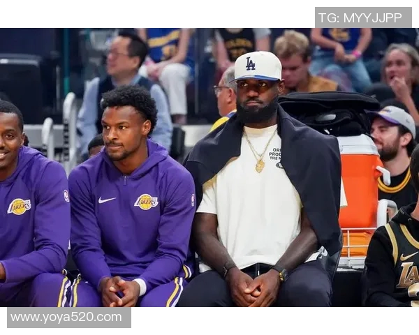 湖人对阵雷霆精彩赛事直播今日开启球迷不容错过的对决时刻 湖人对阵雷霆精彩赛事直播今日开启球迷不容错过的对决时刻